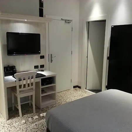 Bed & Breakfast Tuscany Gallery Pisa