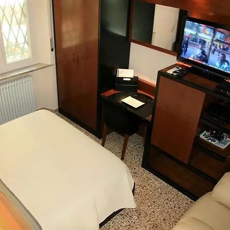 Bed & Breakfast Tuscany Gallery Pisa